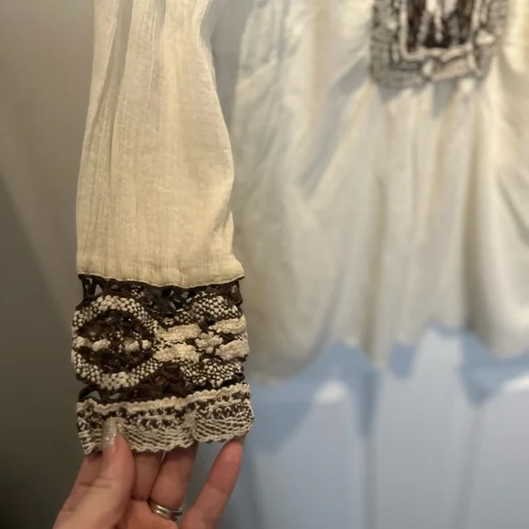 Free People Ivory 3/4 Sleeve  BOHO Embroidery Peasant Blouse Top Size Small - Picture 2 of 6